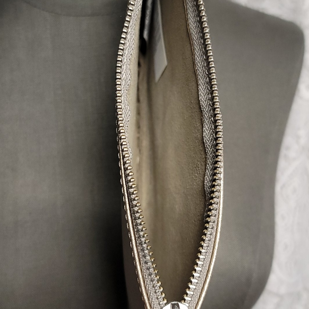 Wristlet - Picture 3 of 6